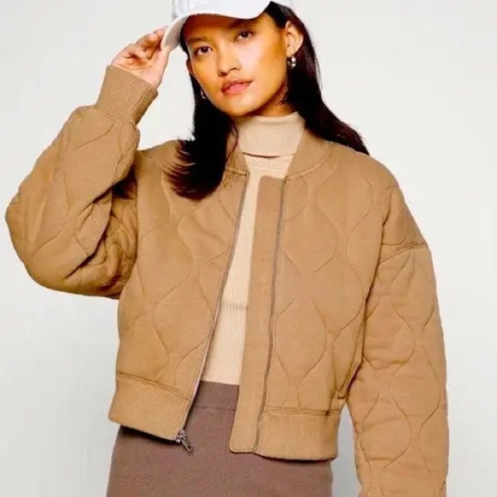 Abercrombie & Fitch Quilted Neutral Bomber Jacket Zip Front Soft Cozy Tan Sz XL - Picture 9 of 9